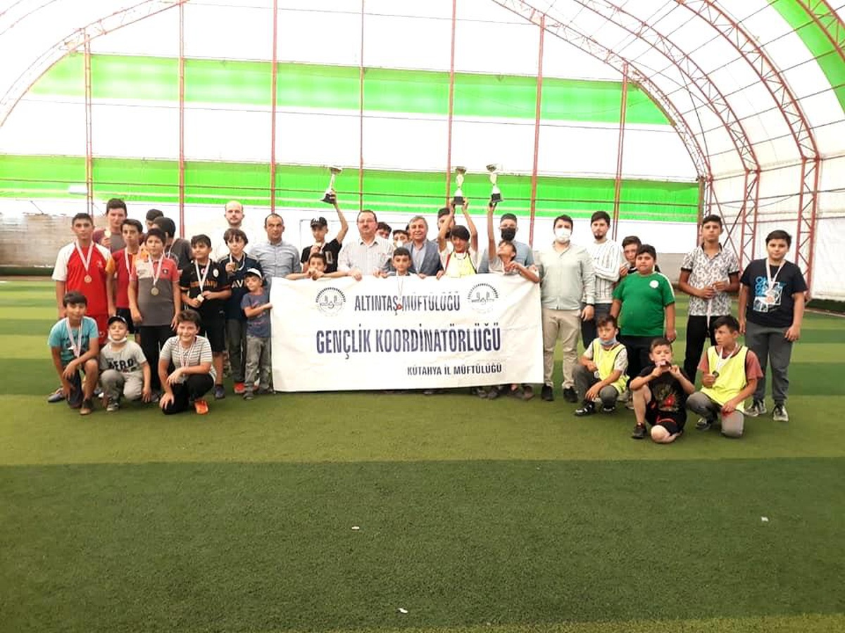 Altıntaş\'ta "Yaz Kur\'an Kursları Futbol Turnuvası" sona erdi