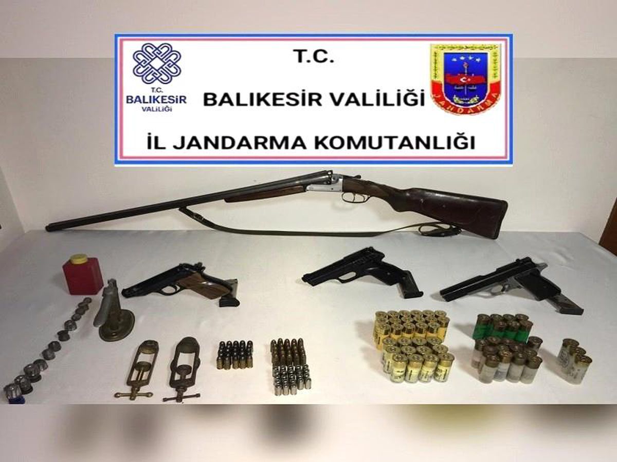 Son dakika haberleri | Balıkesir\'de jandarmadan asayiş ve trafik uygulaması