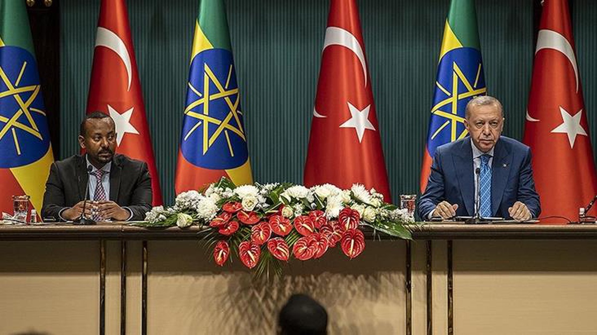 Ortak basın toplantısında sansür! Atatürk\'ün ismini söylemeyen tercümana bir daha görev verilmeyecek