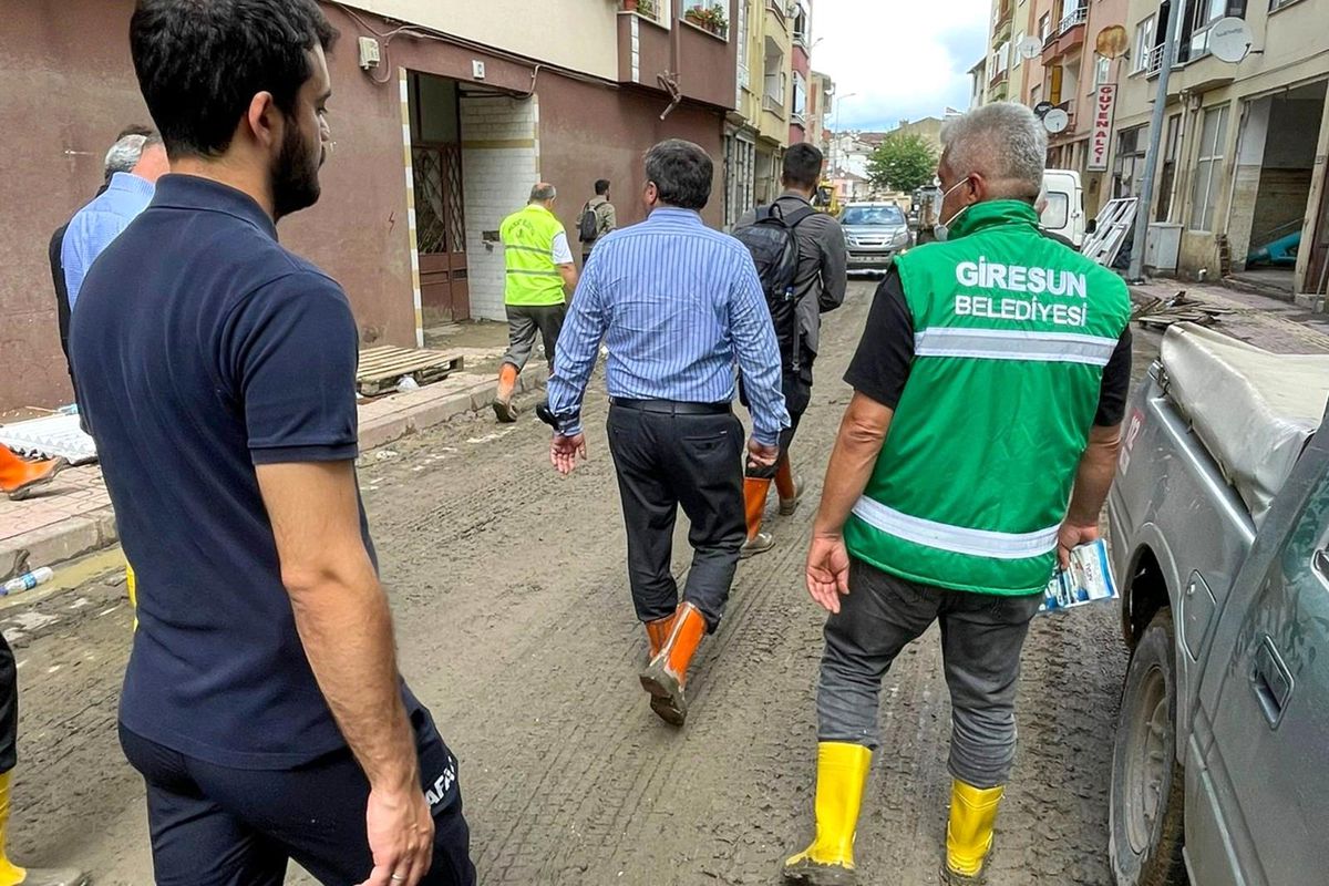Başkan Şenlikoğlu, Kastamonu\'yu ziyaret edip çalışmalara destek verdi