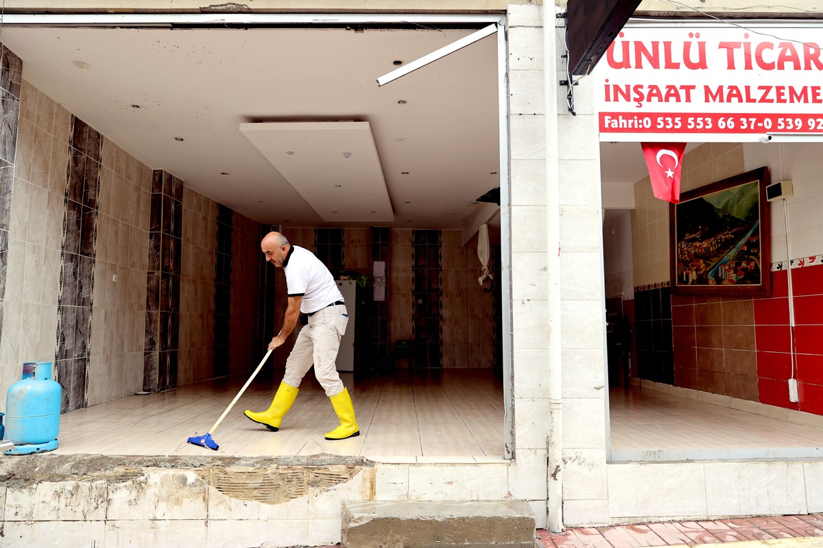 Bozkurt\'ta suyun kesildiği bölgelerde bakım ve onarım çalışmaları devam ediyor