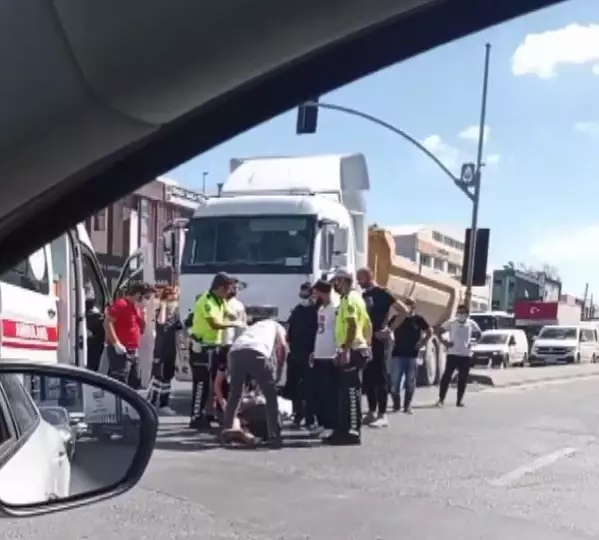 BÜYÜKÇEKMECE'DE HAFRİYAT KAMYONUN ALTINDA KALAN YAŞLI ADAM ÖLDÜ