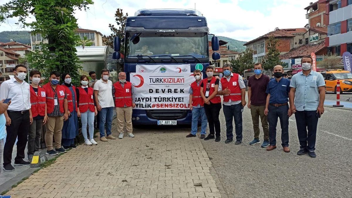 Devrek\'ten Kastamonu\'ya yardım tırı gönderildi