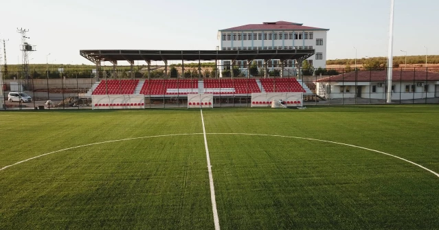 Diyarbakır Büyükşehir Belediyesi'nin Eğil'de inşa ettiği spor tesisinde sona yaklaşıldı