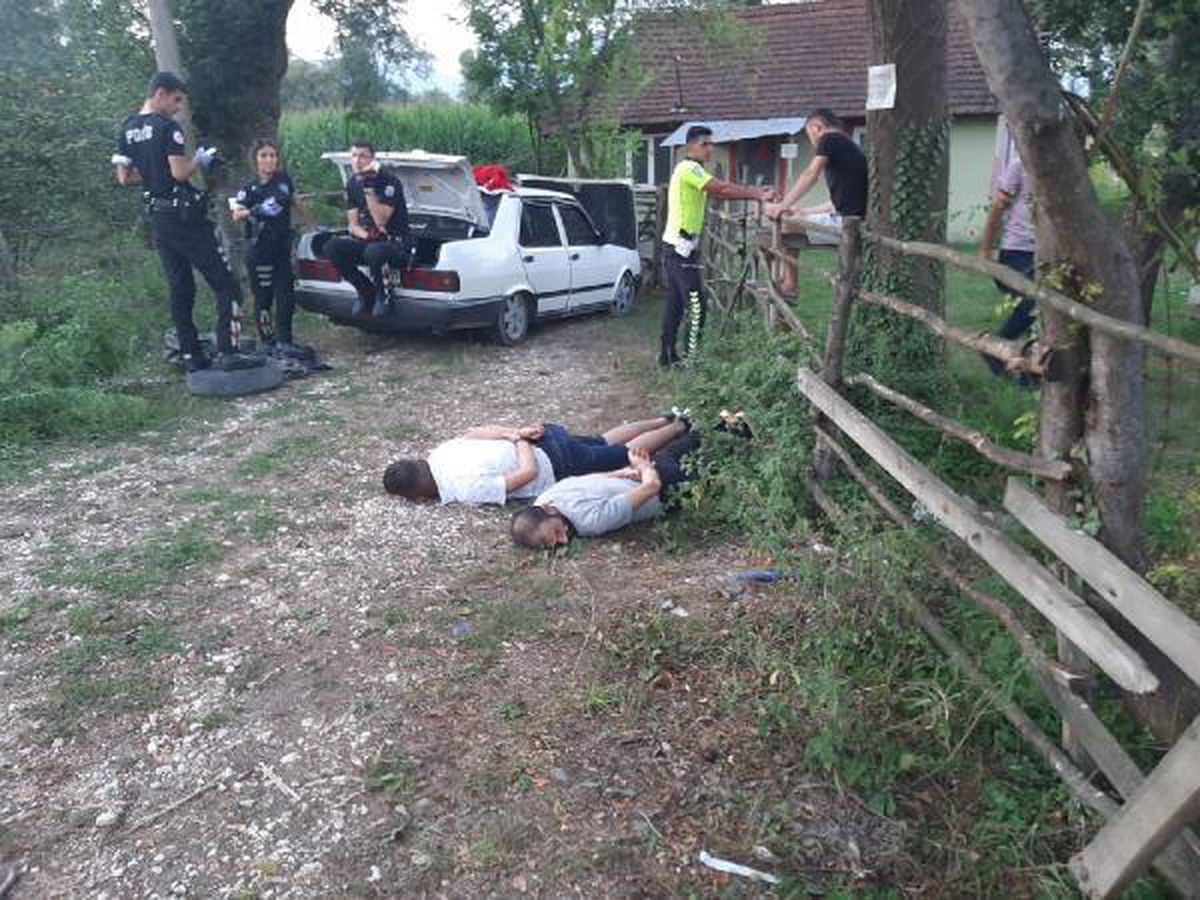 Dur ihtarına uymadılar, 78 kilometrelik kovalamacayla yakalandılar