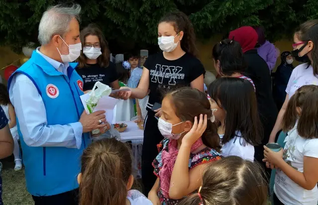 Son dakika haberi... Kur'an kursu öğrencileri harçlıklarını selden zarar görenlere gönderdi