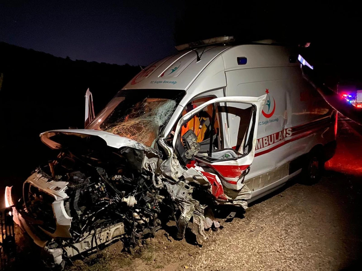 Son dakika haberi | Giresun\'da ambulans ile ticari taksi çarpıştı: 1 ölü