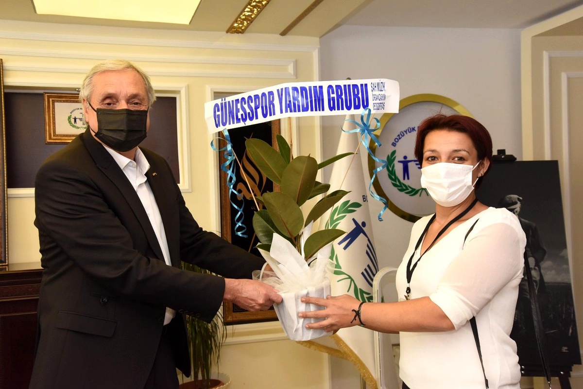 Güneşspor Yardım Grubu\'ndan Başkan Bakkalcıoğlu\'na ziyaret