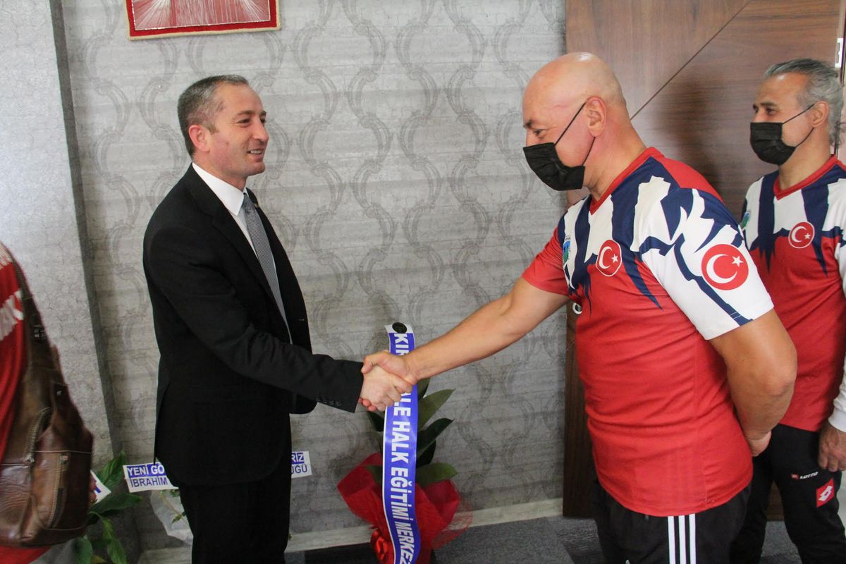 Kırıkkaleli dağcılardan Ağrı Milli Eğitim Müdürü Kökrek\'e hayırlı olsun ziyareti