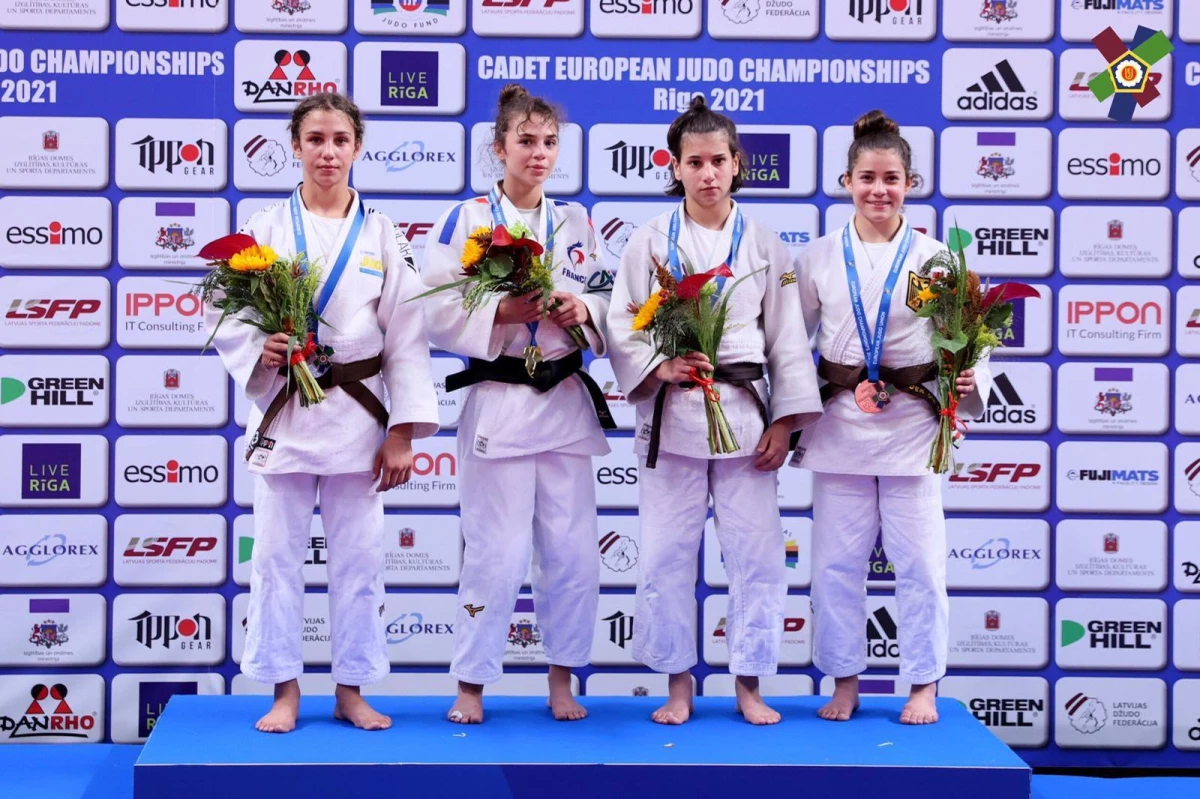 Kocaeli Büyükşehir Belediye Kağıtspor\'un judodaki başarıları devam ediyor