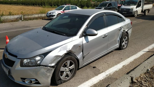 Kozan'da hafif ticari araçla otomobil çarpıştı: 1 yaralı