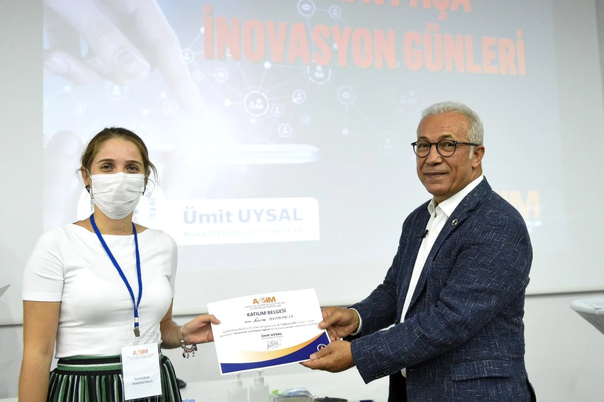 Muratpaşa ASSİM\'de girişimci adayları sertifikalarını aldı