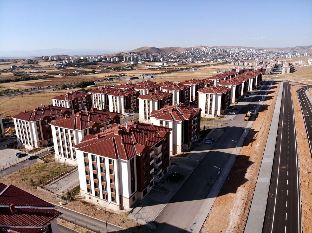 ÖNLEMİ HAYAT KURTARAN AFET: DEPREM - Elazığ\'daki depremzedeler yeni konutlarında güvenle oturuyor