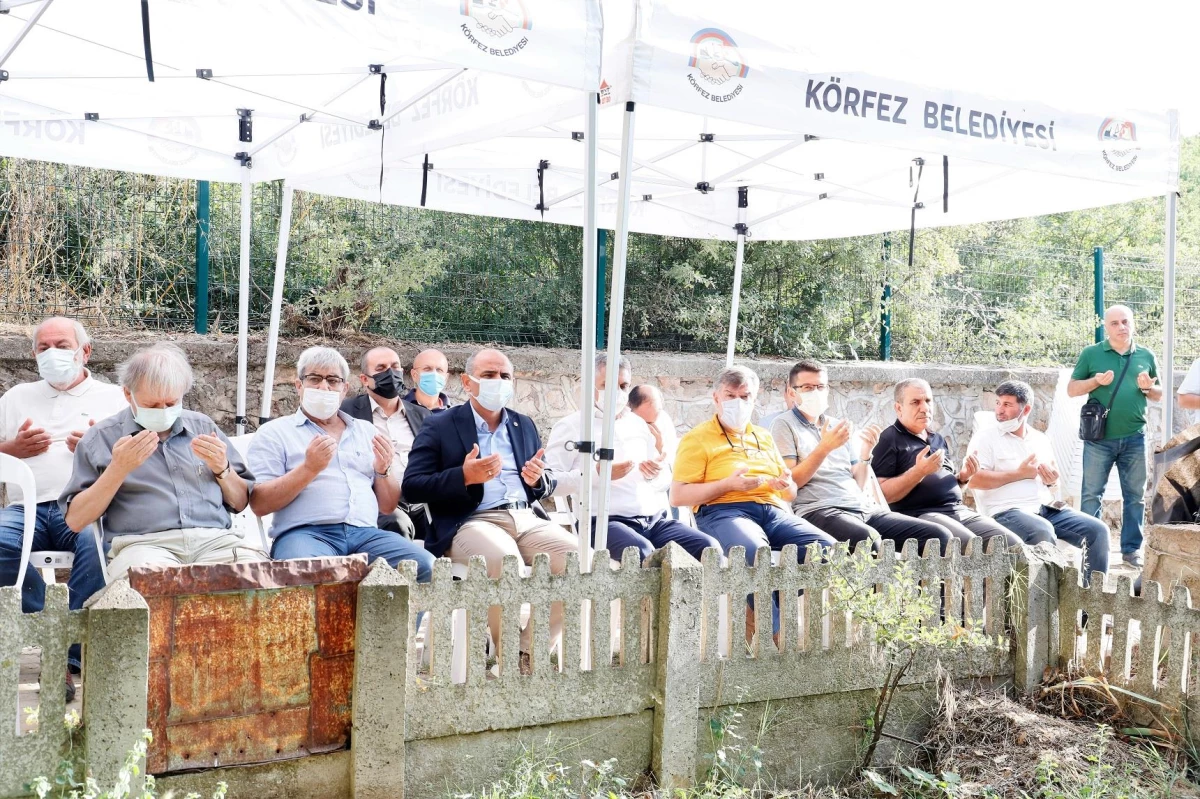 Prof. Dr. Ahmet Haluk Dursun, Kocaeli\'deki mezarı başında dualarla anıldı