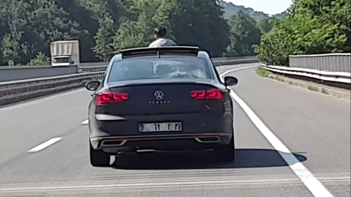 Trafikte tehlikeli eğlence