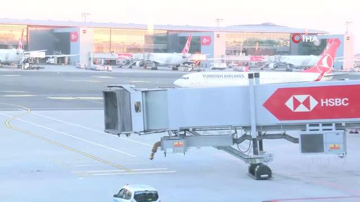 Afganistan'dan tahliye edilen 160 yolcu daha yurda getirildi