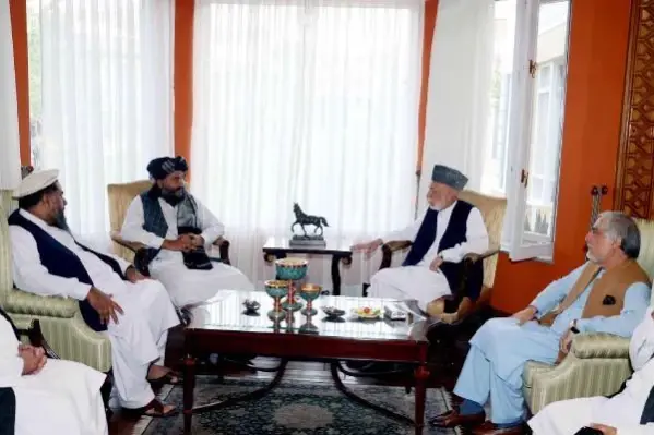 Afganistan Milli Uzlaşı Yüksek Konseyi Başkanı ile eski devlet başkanı Karzai, Taliban'la görüştü Afganistan Milli Uzlaşı Yüksek Konseyi Başkanı ile eski devlet başkanı Karzai, Taliban'la görüştü