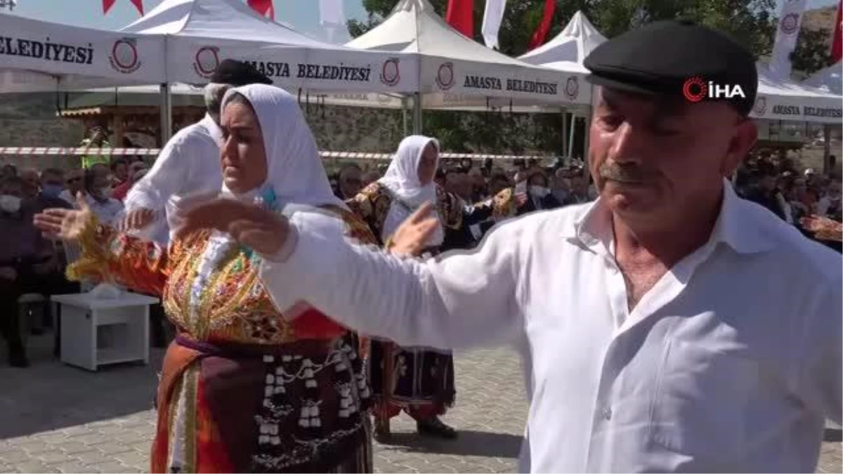 Amasya Belediyesi aşure programı düzenledi