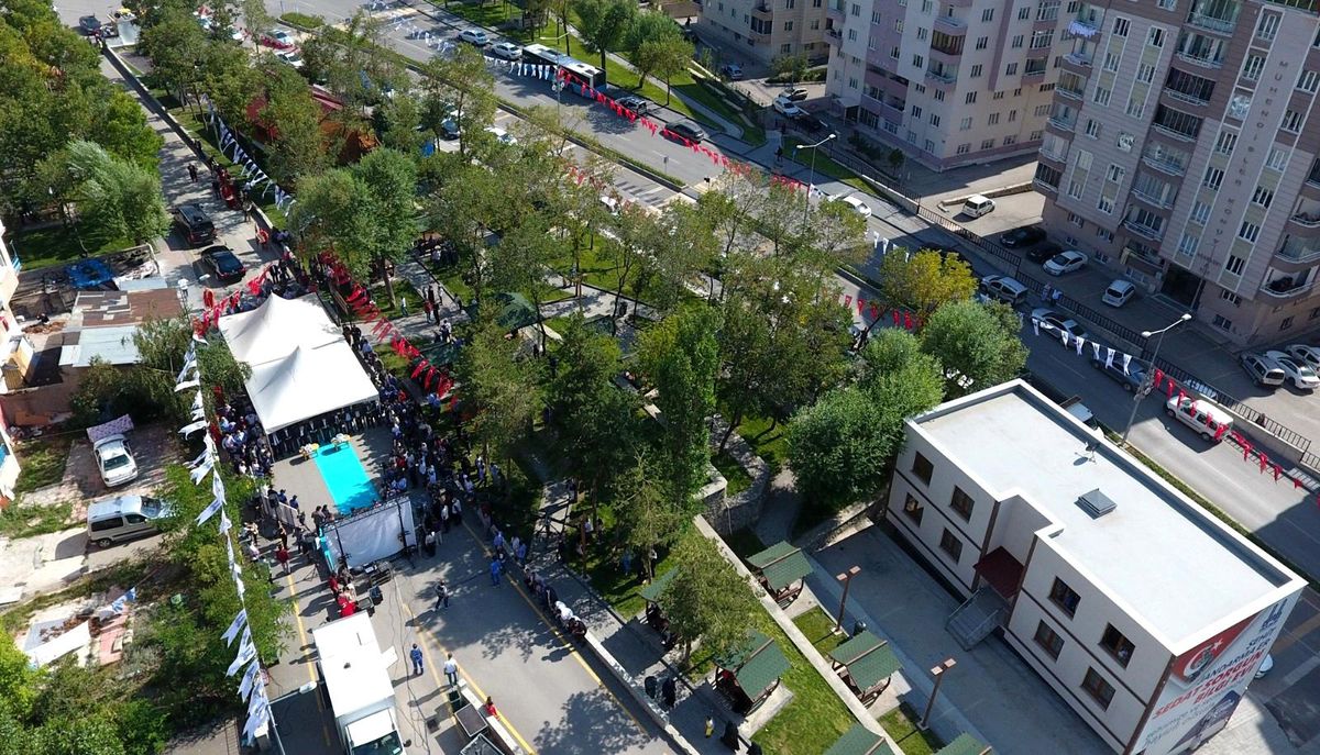 BAŞKAN SEKMEN: "ŞEHİTLERİMİZİN ADINI DAİMA YAŞATACAĞIZ"