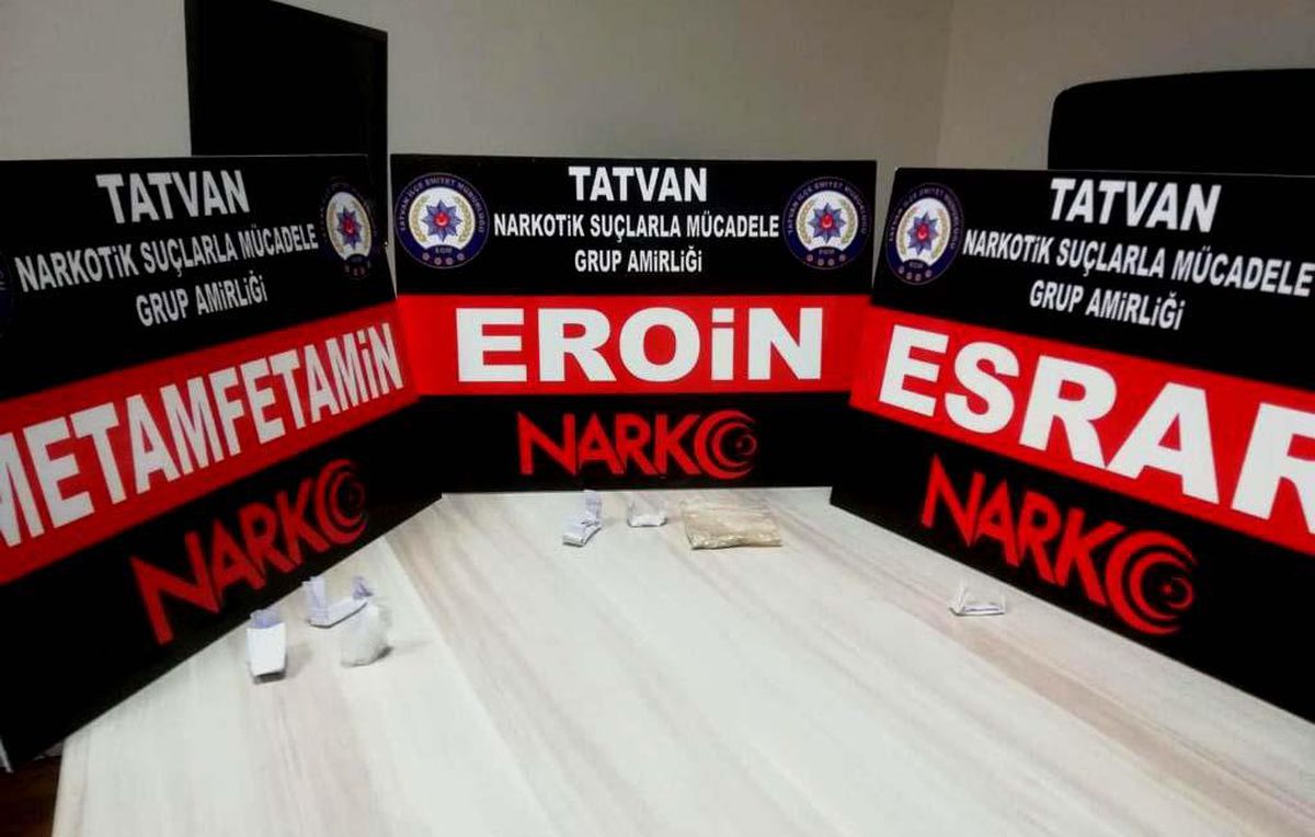 Bitlis\'te 2 şüphelinin üst aramasında uyuşturucu bulundu