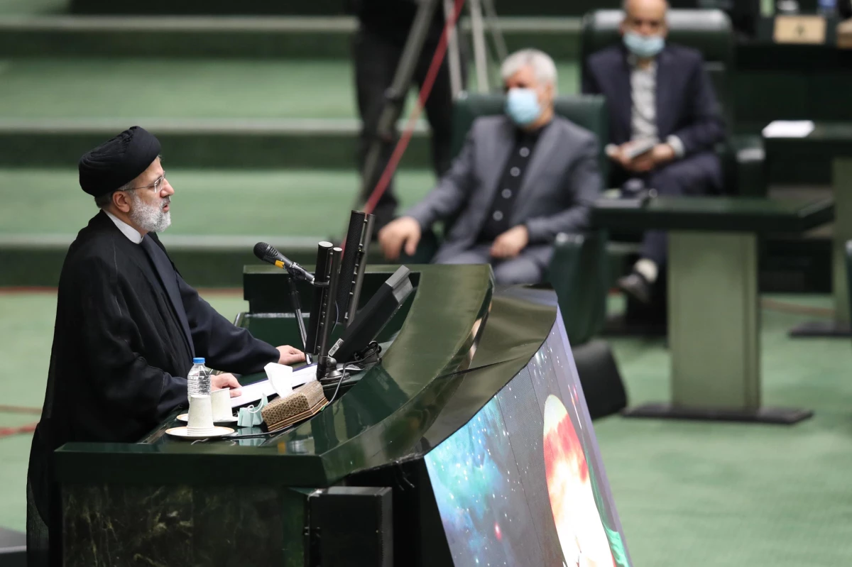 İranlı milletvekilleri, yeni kabine listesinde kadınlara ve Sünnilere yer verilmemesini eleştirdi