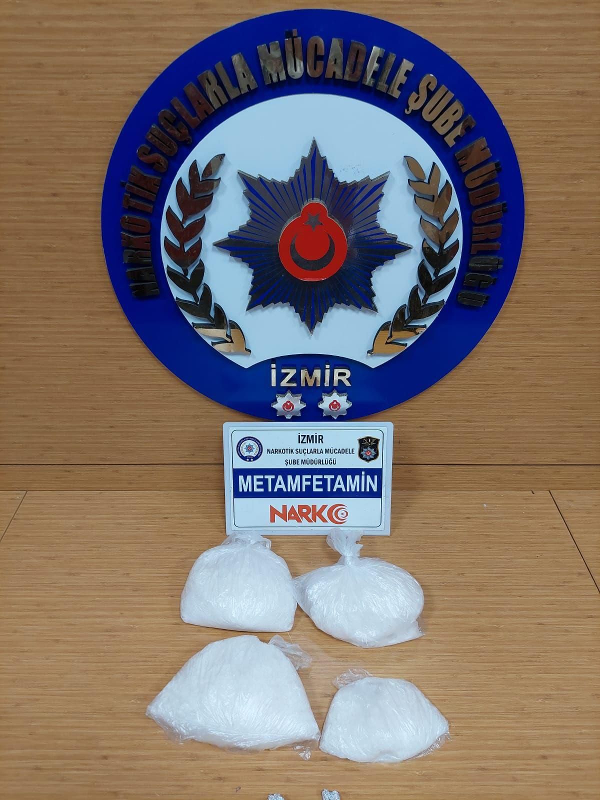 İzmir\'deki operasyonda 1 kilo 530 gram metamfetamin ele geçirildi