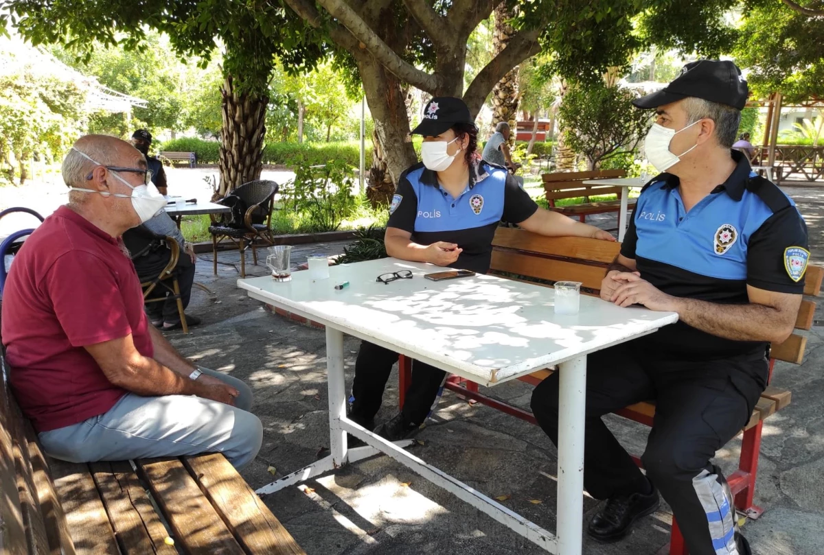 Mersin\'de polis ekipleri yaşlıları dolandırıcılığa karşı bilgilendirdi