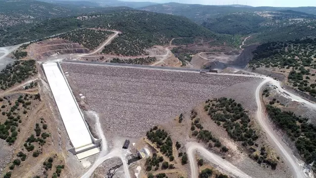 Bergama'daki Musacalı Barajı'nda su tutulmaya başlandı