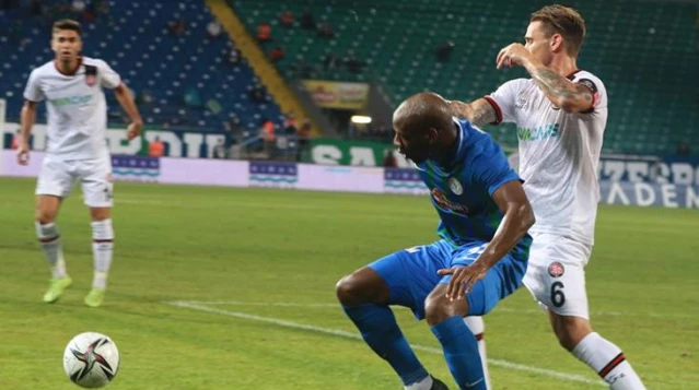 Süper Lig'in 2. haftasında Çaykur Rizespor, Karagümrükle 0-0 berabere kaldı, Kasımpaşa ise Giresunspor'u 2-0 mağlup etti