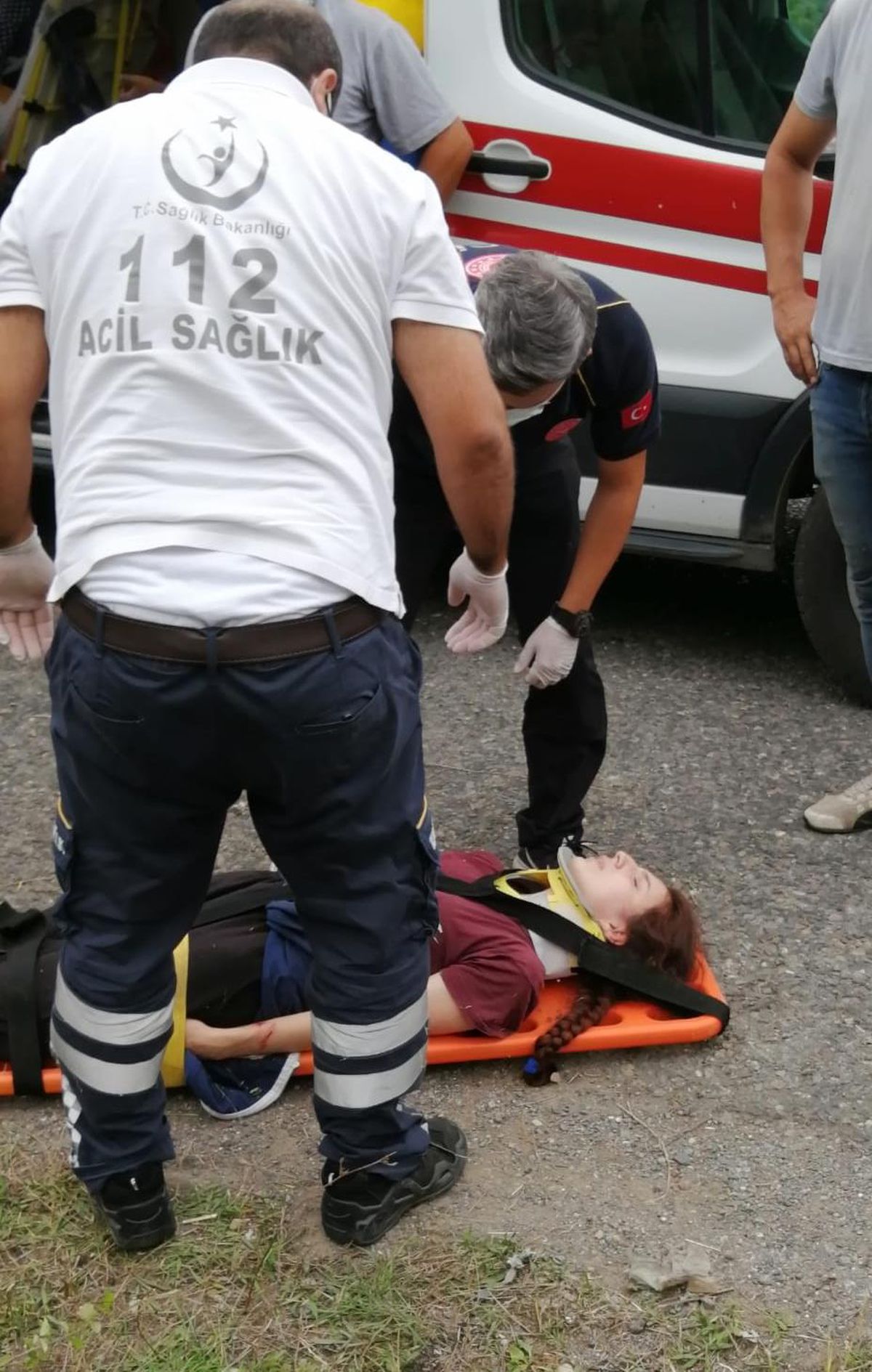 Alaplı\'da tarım aracının devrilmesi sonucu 3 kişi yaralandı