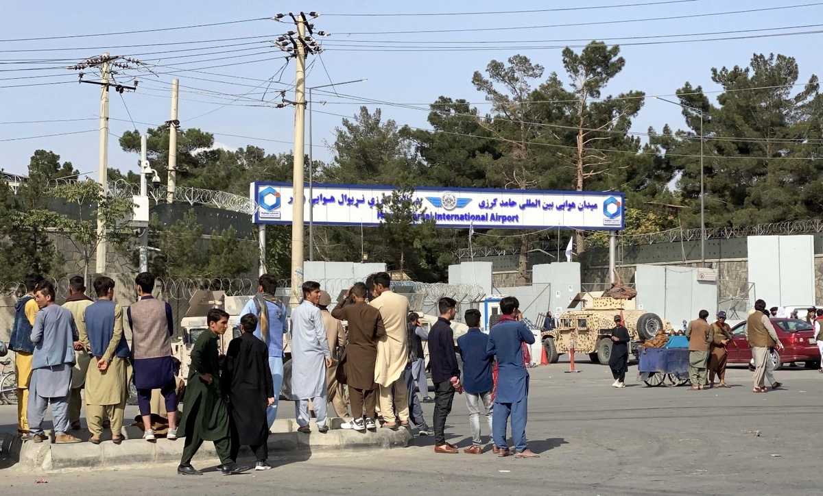 Avustralya Afganistan\'dan 300\'den fazla kişiyi tahliye etti