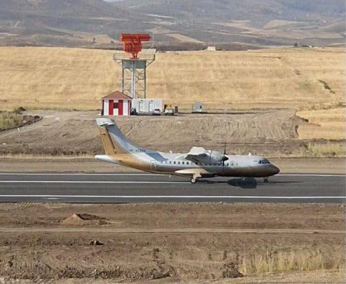 Azerbaycan\'ın Fuzuli kentinde inşa edilen havalimanına test uçuşu yapıldı