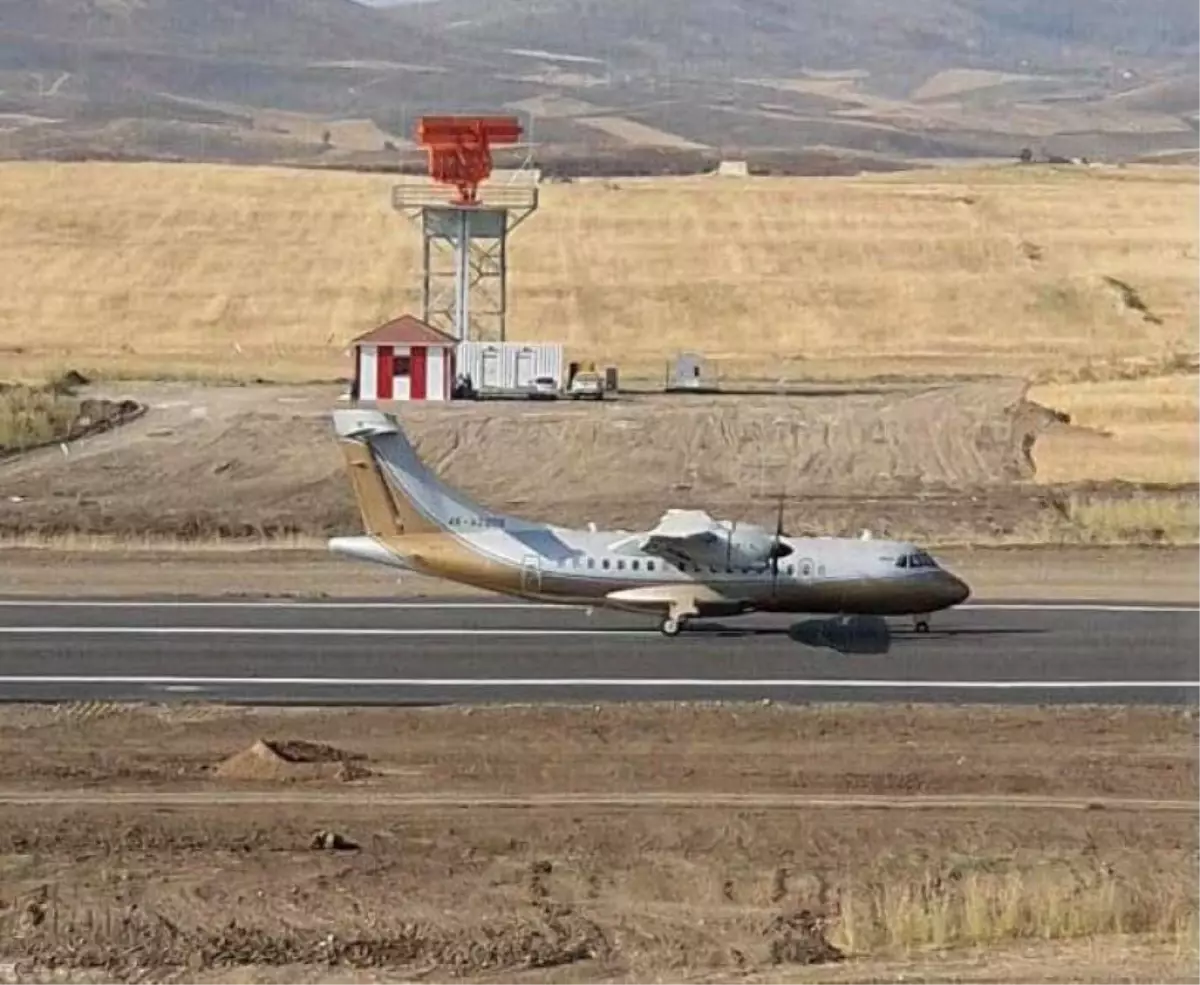 Azerbaycan\'ın Fuzuli kentinde inşa edilen havalimanına test uçuşu yapıldı