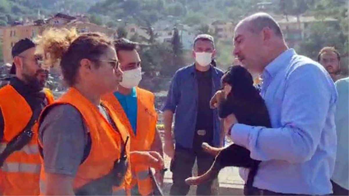Bakan Soylu, anne köpeğin ekipleri yönlendirmesi sonucu kurtarılan köpeğe "Bozkurt" ismini verdi