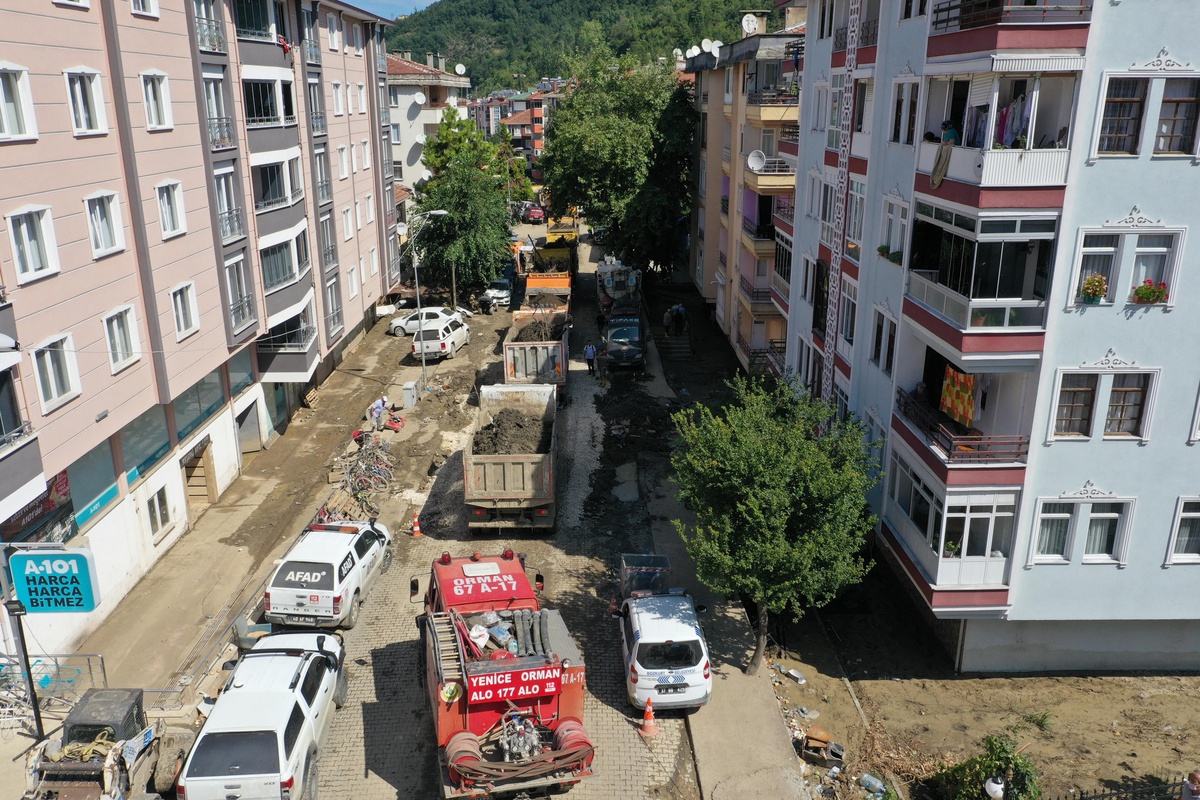 Son dakika! Bozkurt\'ta sel felaketinin yaralarını sarmak için çalışmalar devam ediyor