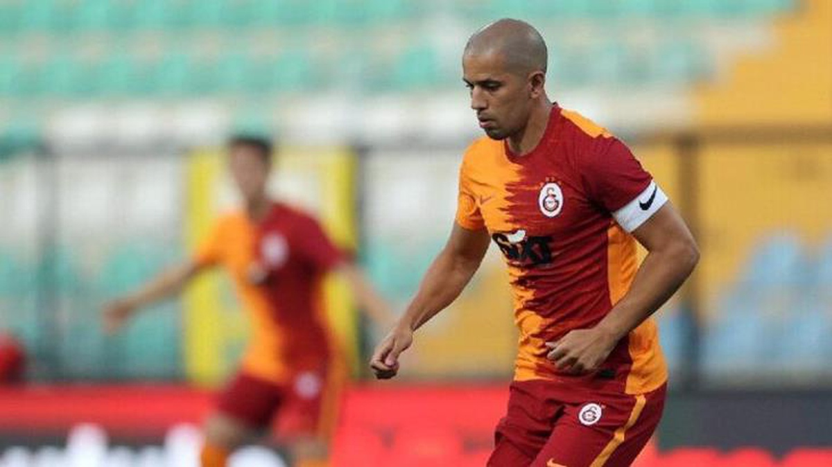 Feghouli\'den büyük fedakarlık! Sarı-kırmızılı takım için maaşında indirime gitti
