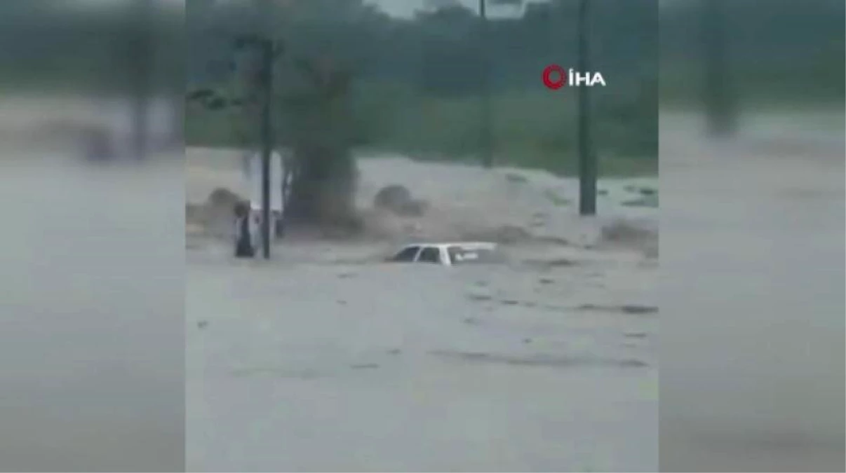 Son dakika haberleri... Grace Kasırgası\'nın vurduğu Meksika\'da sel ve heyelan