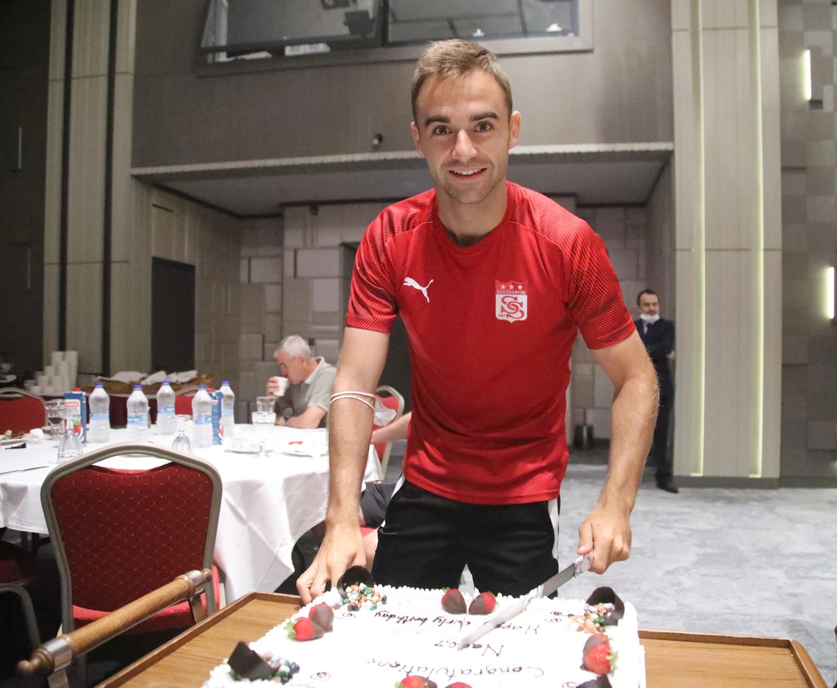 Sivasspor\'da Jorge Felix\'e sürpriz doğum günü