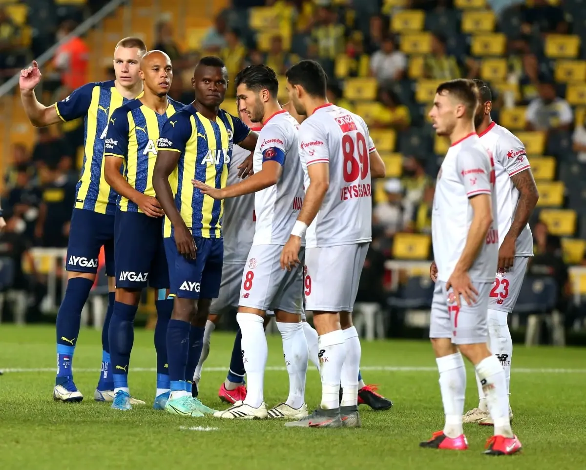 Süper Lig: Fenerbahçe: 2 - FTA Antalyaspor: 0 (Maç sonucu)