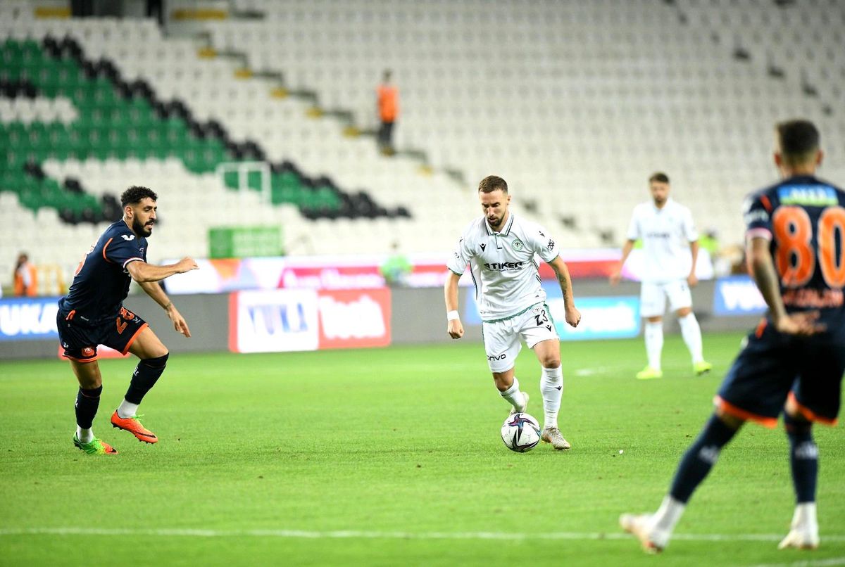 Süper Lig: Konyaspor: 0 Başakşehir: 1 (İlk yarı)