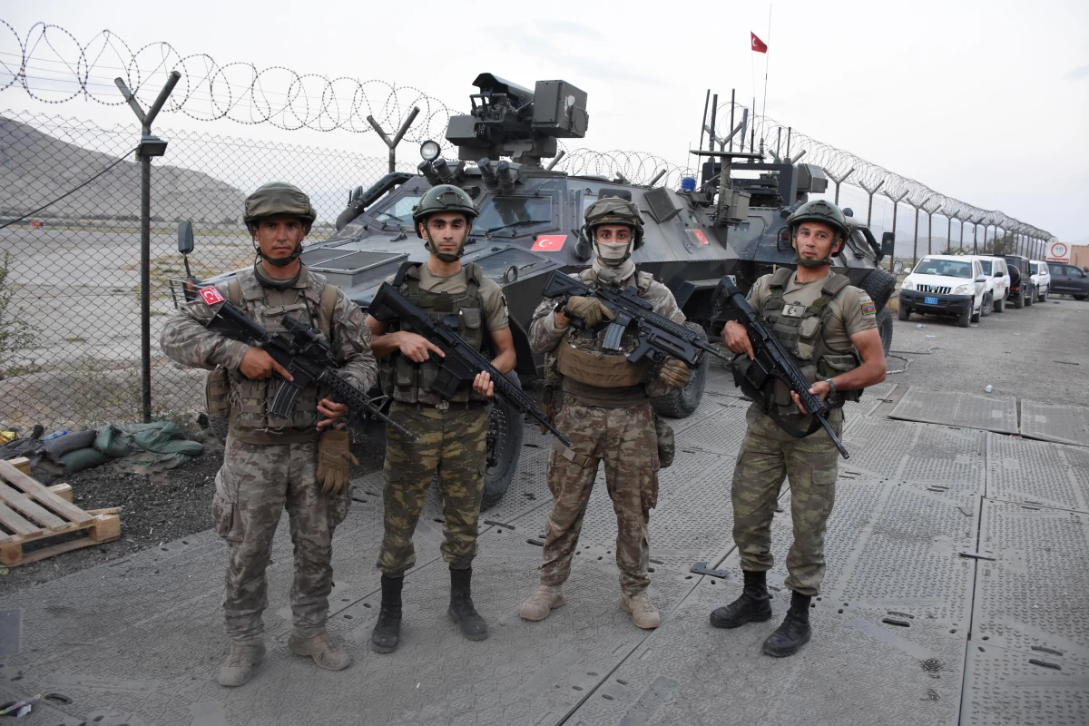 Son dakika haberi... Türkiye ve Azerbaycan askerleri Kabil\'de omuz omuza görev yapıyor