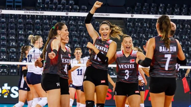 A Milli Kadın Voleybol Takımı, Avrupa Şampiyonası'nda Finlandiya'yı 3-0 mağlup etti ve grupta 4'te 4 yaptı