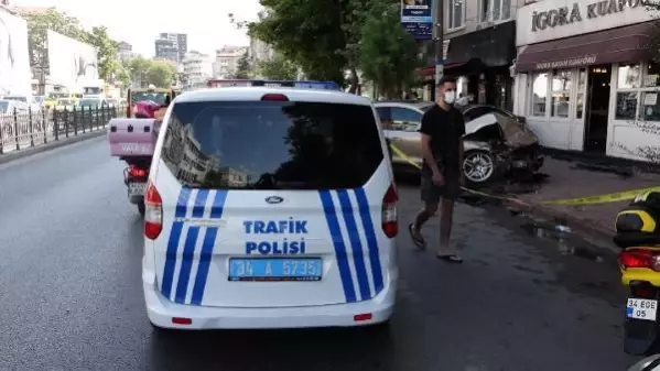 BAĞDAT CADDESİ'NDEKİ KAZA GÜVENLİK KAMERASINDA