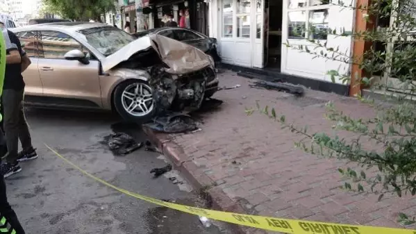 BAĞDAT CADDESİ'NDEKİ KAZA GÜVENLİK KAMERASINDA