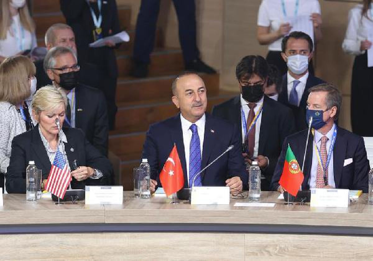 Bakan Çavuşoğlu, Ukrayna\'da Kırım Platformu Kuruluş Zirvesine katıldı
