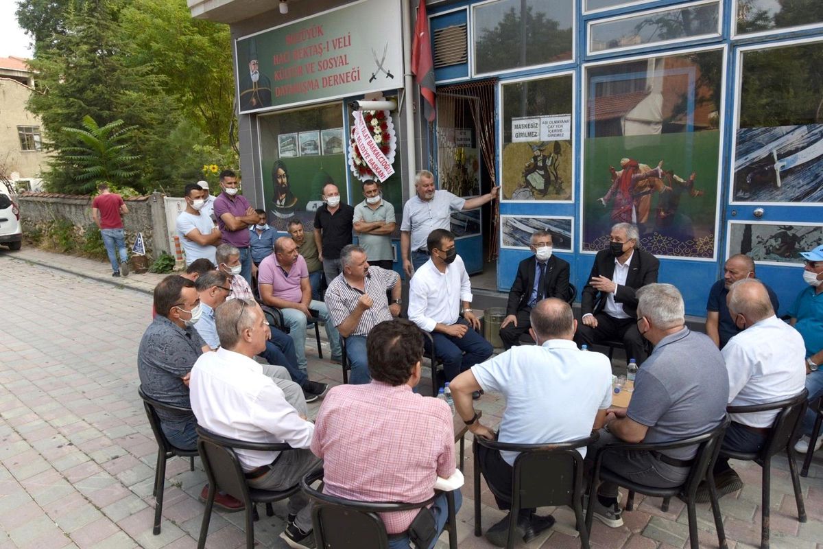 Başkan Bakkalcıoğlu aşure ikramına katıldı