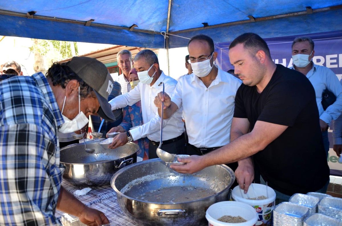 Başkan Kaplan\'dan aşure ikramı