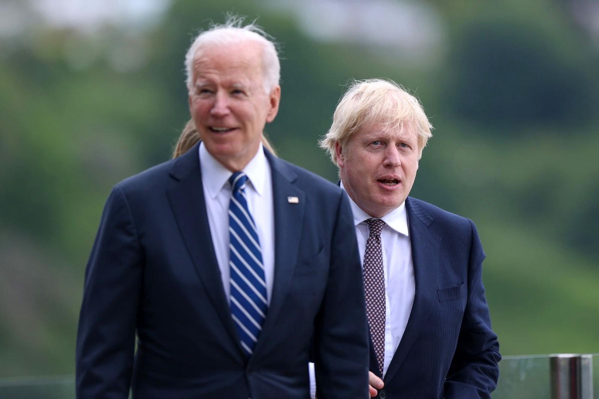 Biden ve Johnson Afganistan\'ı görüştü