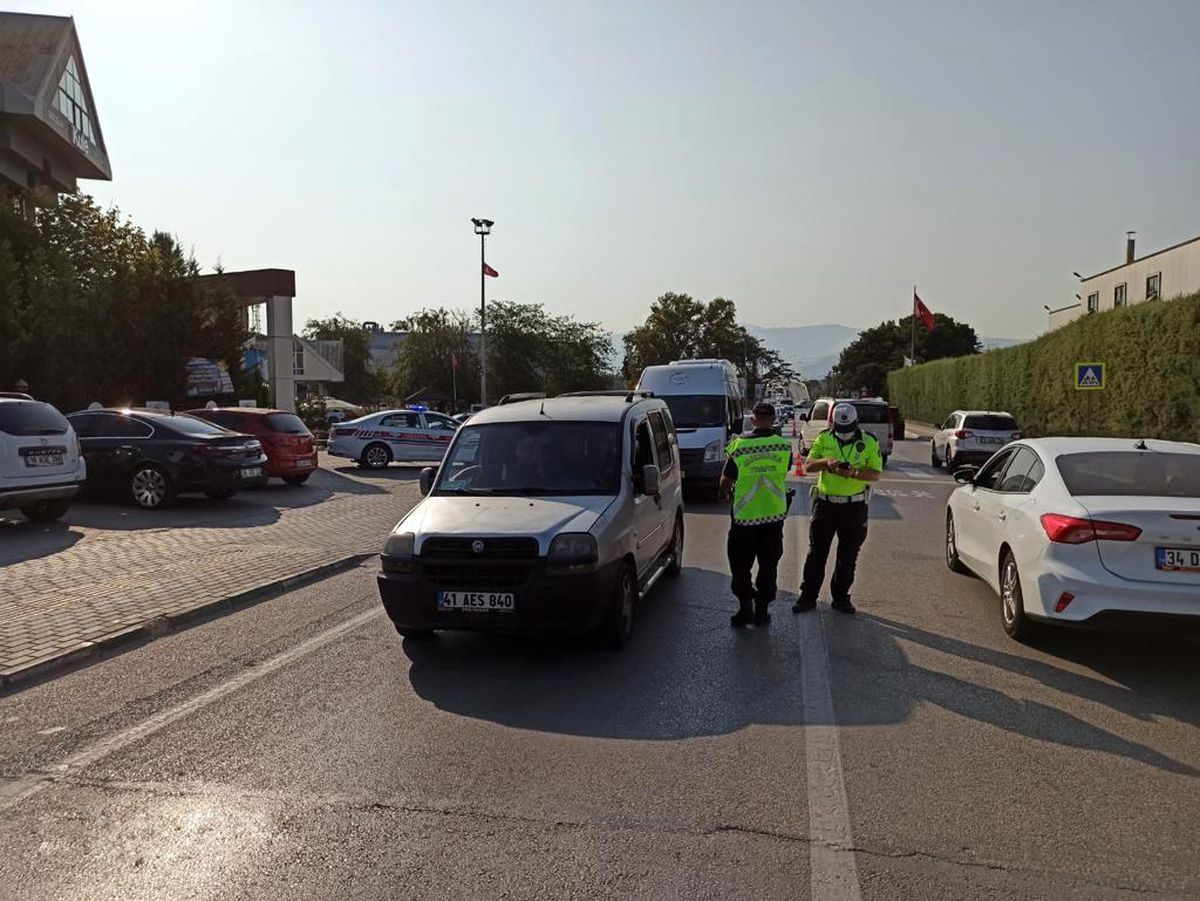 Bursa jandarmasından servis sürücülerine sıkı denetim