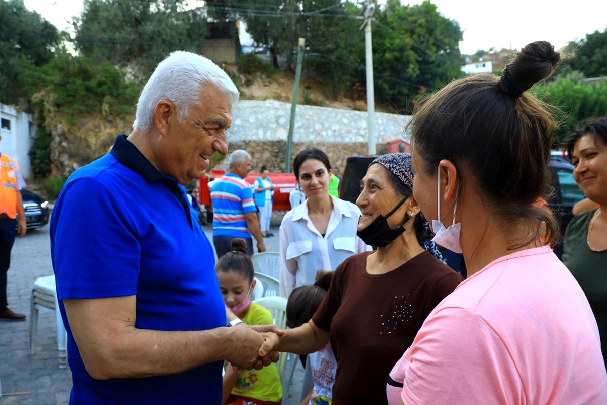 Büyükşehirden yangın mağdurlarına hayvan ve kovan desteği